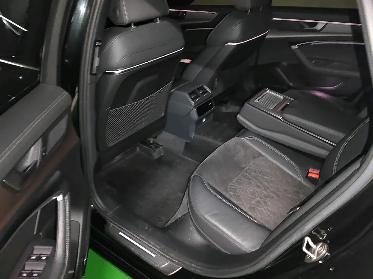 2021 Audi A6L 3.0T 340HP V6 7DCT,autocango,china used car exporter,china ev exporter,chinese used car exporter,chinese used ev exporter