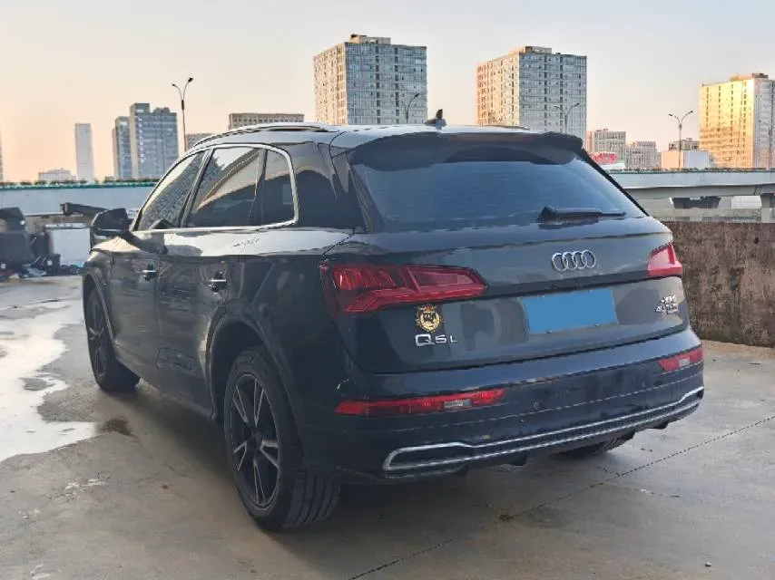 2020 Audi Q5L 2.0T 190HP L4 7DCT,autocango,china used car exporter,china ev exporter,chinese used car exporter,chinese used ev exporter