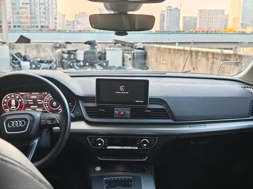 2020 Audi Q5L 2.0T 190HP L4 7DCT,autocango,china used car exporter,china ev exporter,chinese used car exporter,chinese used ev exporter