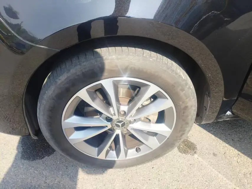 2022 Mercedes-Benz V Class 2.0T 211HP L4 9AT,autocango,china used car exporter,china ev exporter,chinese used car exporter,chinese used ev exporter