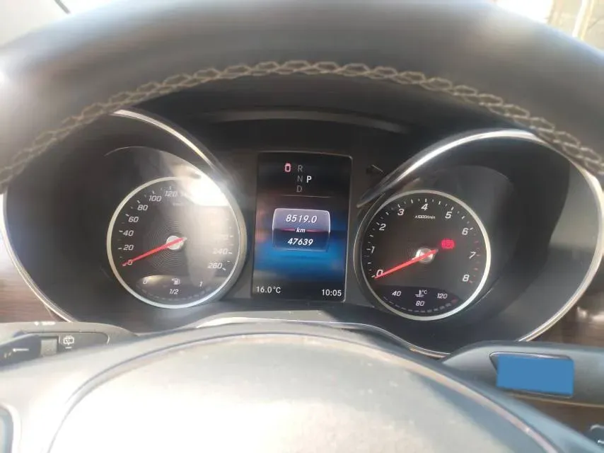 2022 Mercedes-Benz V Class 2.0T 211HP L4 9AT,autocango,china used car exporter,china ev exporter,chinese used car exporter,chinese used ev exporter