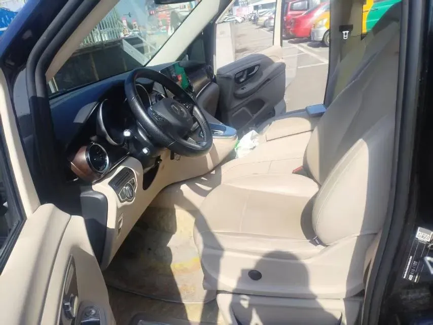 2022 Mercedes-Benz V Class 2.0T 211HP L4 9AT,autocango,china used car exporter,china ev exporter,chinese used car exporter,chinese used ev exporter