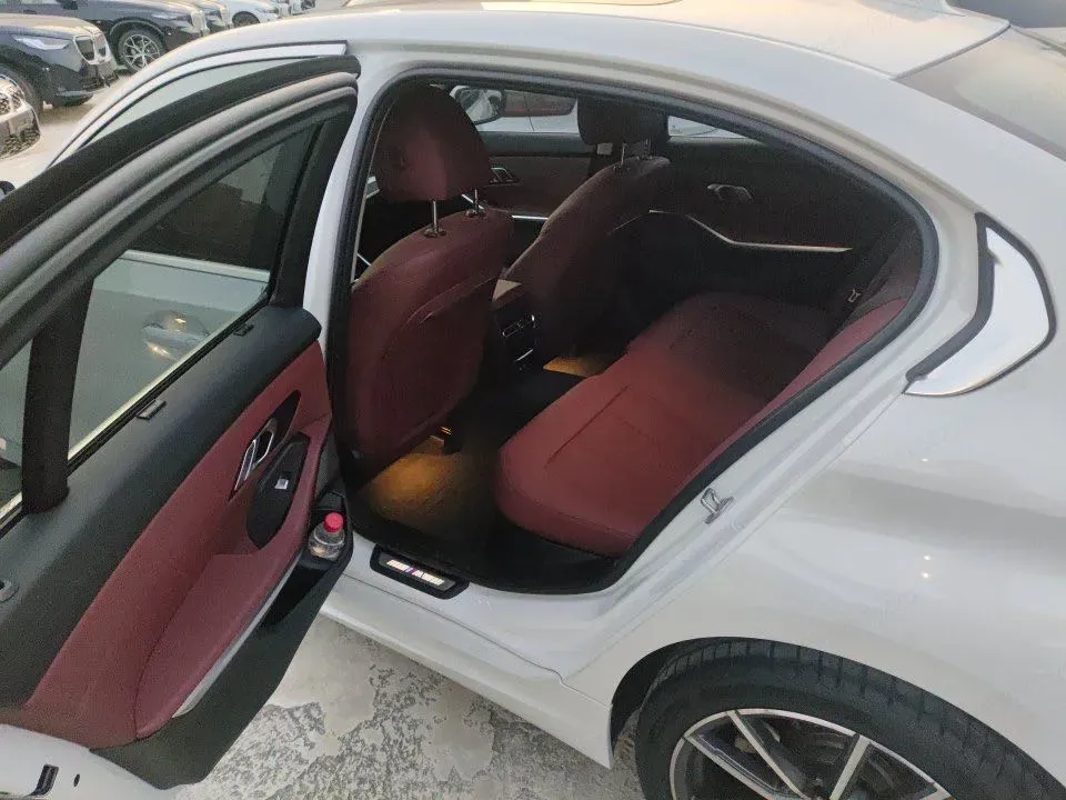 2023 BMW 3 Series 2.0T 156HP L4 8AT,autocango,china used car exporter,china ev exporter,chinese used car exporter,chinese used ev exporter