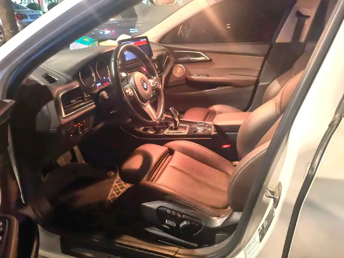 2023 BMW 1 Series 1.5T 136HP L3 7DCT,autocango,china used car exporter,china ev exporter,chinese used car exporter,chinese used ev exporter