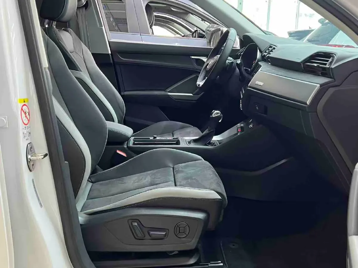 2023 Audi Q3 1.4T 150HP L4 7DCT,autocango,china used car exporter,china ev exporter,chinese used car exporter,chinese used ev exporter