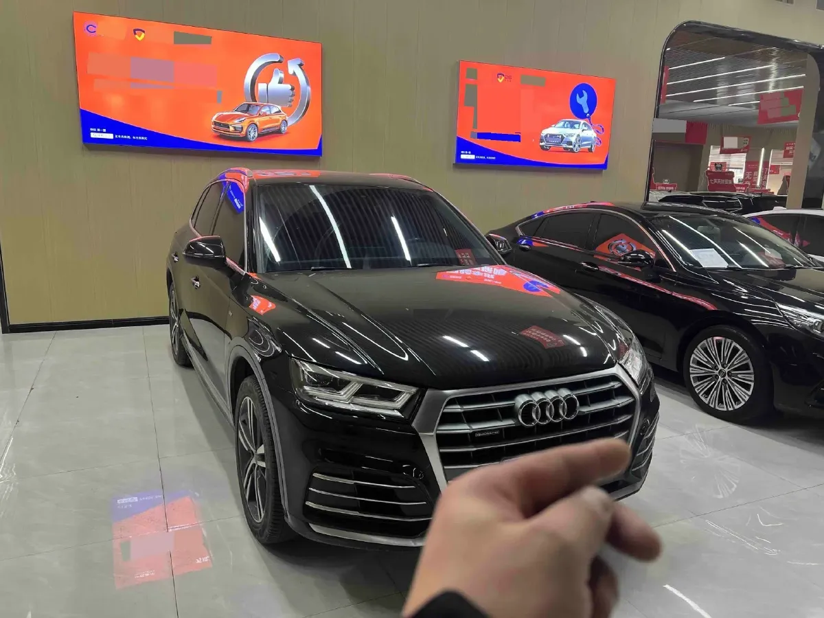 2020 Audi Q5L 2.0T 190HP L4 7DCT,autocango,china used car exporter,china ev exporter,chinese used car exporter,chinese used ev exporter