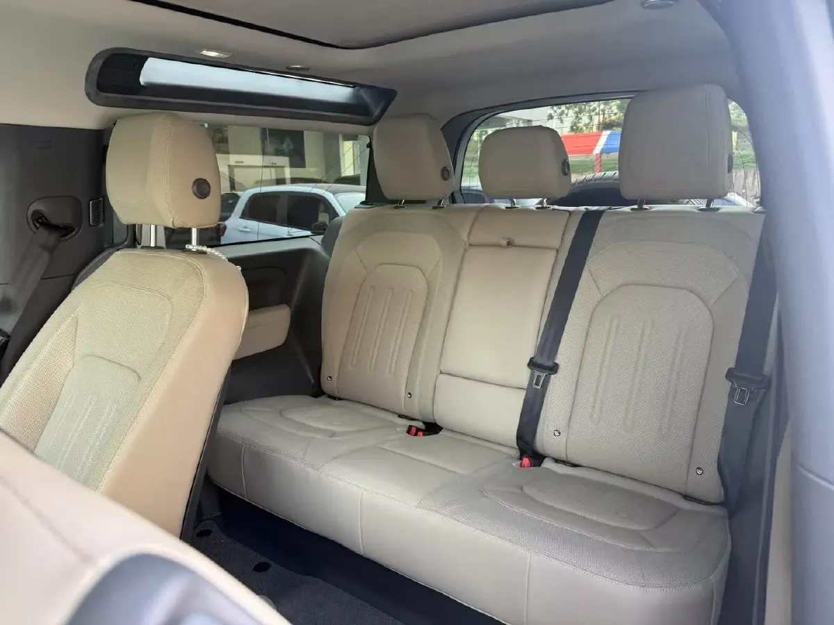 2021 Land Rover Defender 3.0T 400HP L6 8AT,autocango,china used car exporter,china ev exporter,chinese used car exporter,chinese used ev exporter