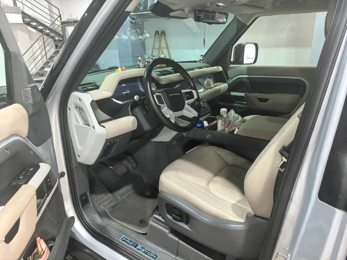 2021 Land Rover Defender 3.0T 400HP L6 8AT,autocango,china used car exporter,china ev exporter,chinese used car exporter,chinese used ev exporter