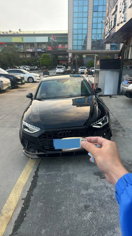 2022 Audi A4L 2.0T 190HP L4 7DCT,autocango,china used car exporter,china ev exporter,chinese used car exporter,chinese used ev exporter