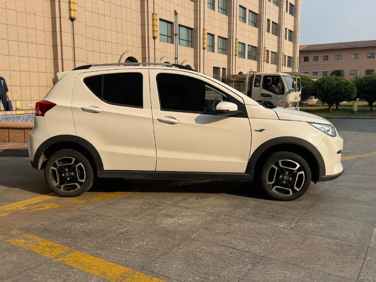 2018 Landwind XiaoYao 1.5T 163HP L4 CVT,autocango,china used car exporter,china ev exporter,chinese used car exporter,chinese used ev exporter