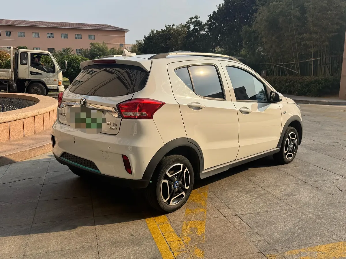 2018 Landwind XiaoYao 1.5T 163HP L4 CVT,autocango,china used car exporter,china ev exporter,chinese used car exporter,chinese used ev exporter