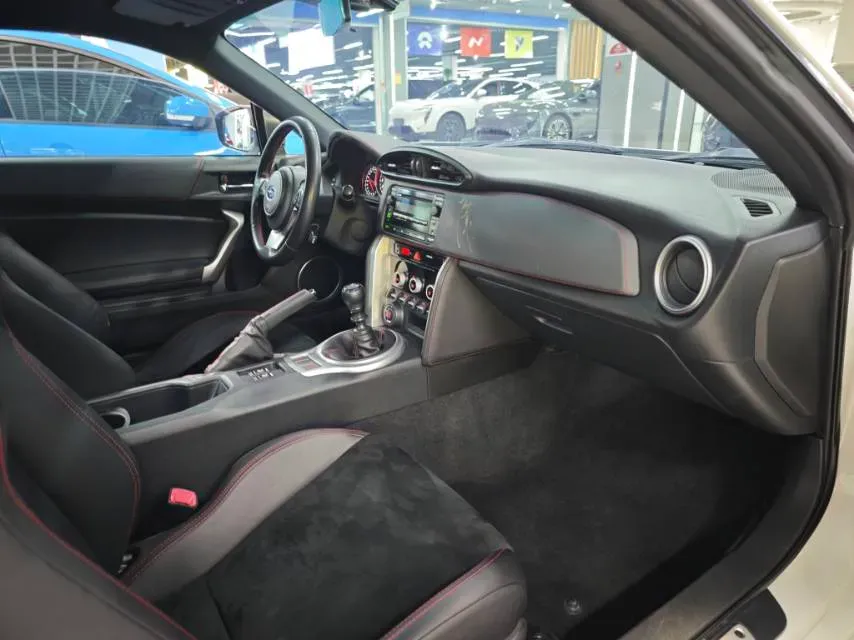2019 Ford Focus 2.3T 280HP L4 6MT,autocango,china used car exporter,china ev exporter,chinese used car exporter,chinese used ev exporter