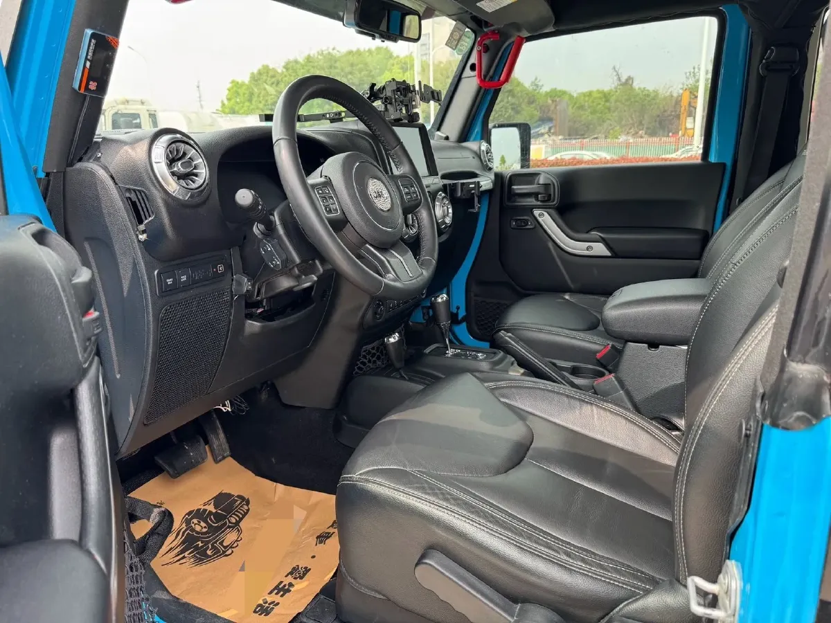 2017 Jeep Wrangler 3.6L 284HP V6 5AT,autocango,china used car exporter,china ev exporter,chinese used car exporter,chinese used ev exporter