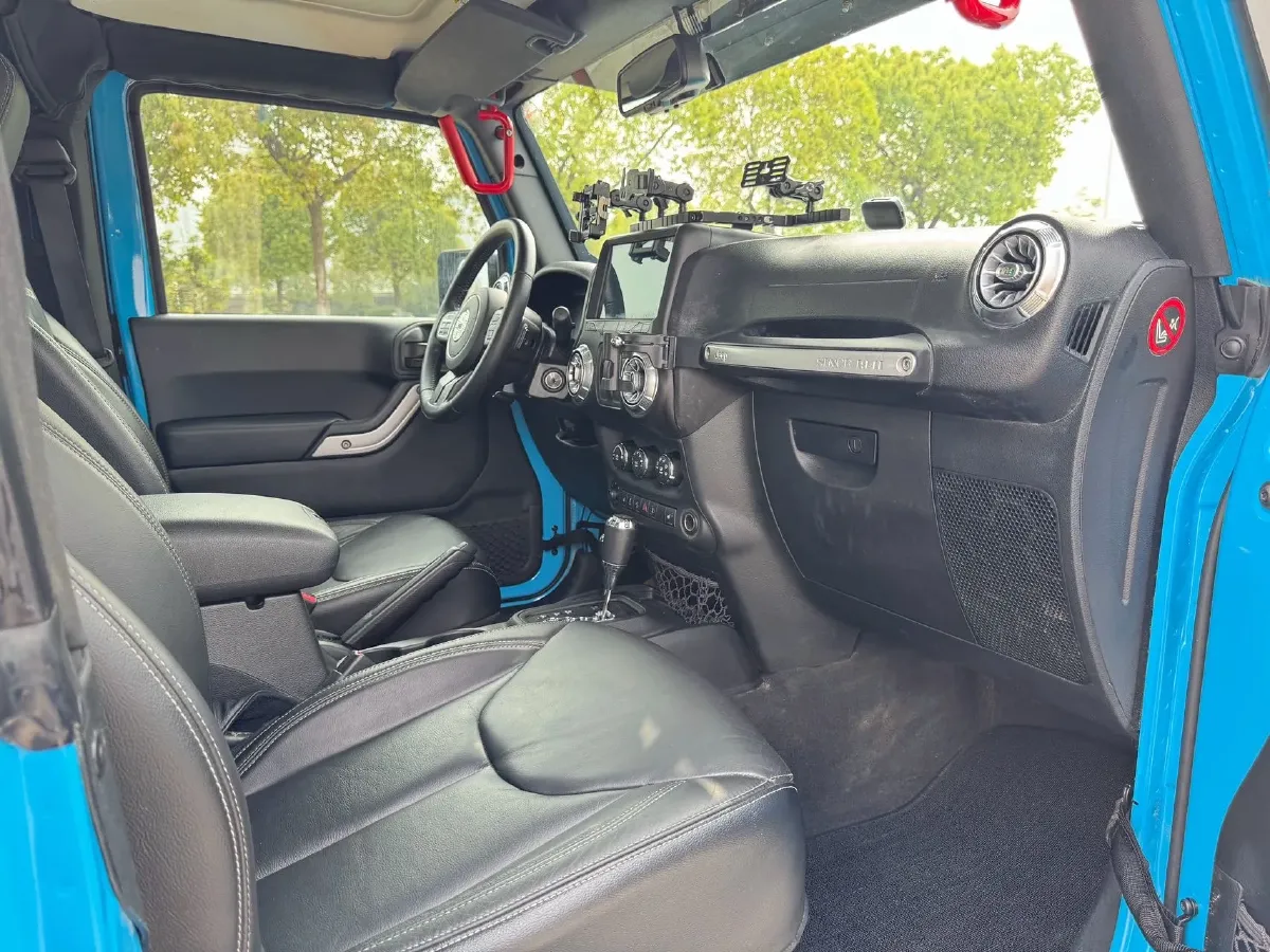 2017 Jeep Wrangler 3.6L 284HP V6 5AT,autocango,china used car exporter,china ev exporter,chinese used car exporter,chinese used ev exporter