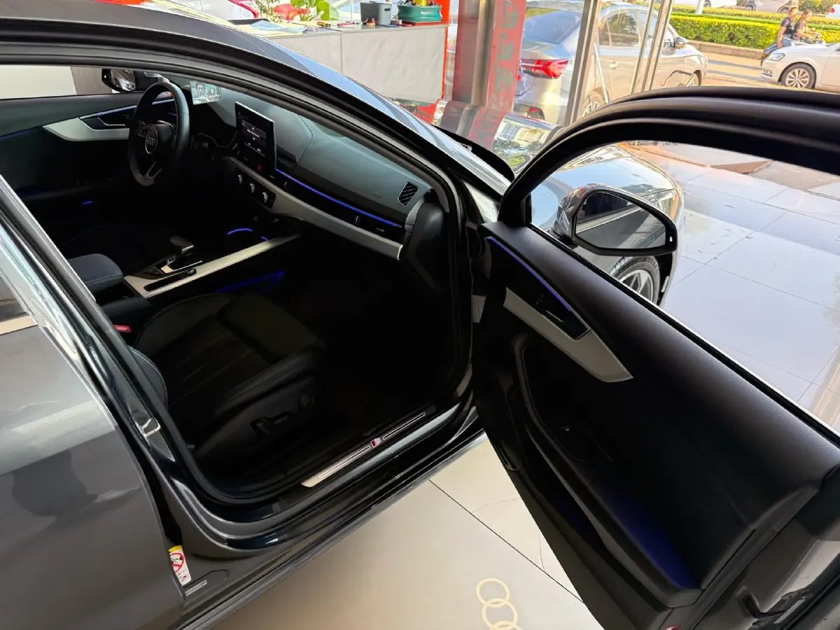 2020 Audi A4L 2.0T 190HP L4 7DCT,autocango,china used car exporter,china ev exporter,chinese used car exporter,chinese used ev exporter
