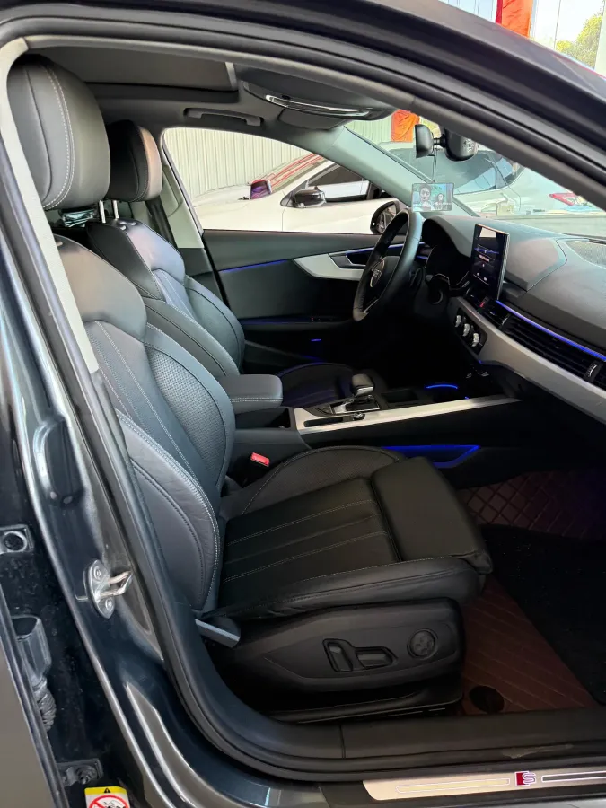 2020 Audi A4L 2.0T 190HP L4 7DCT,autocango,china used car exporter,china ev exporter,chinese used car exporter,chinese used ev exporter