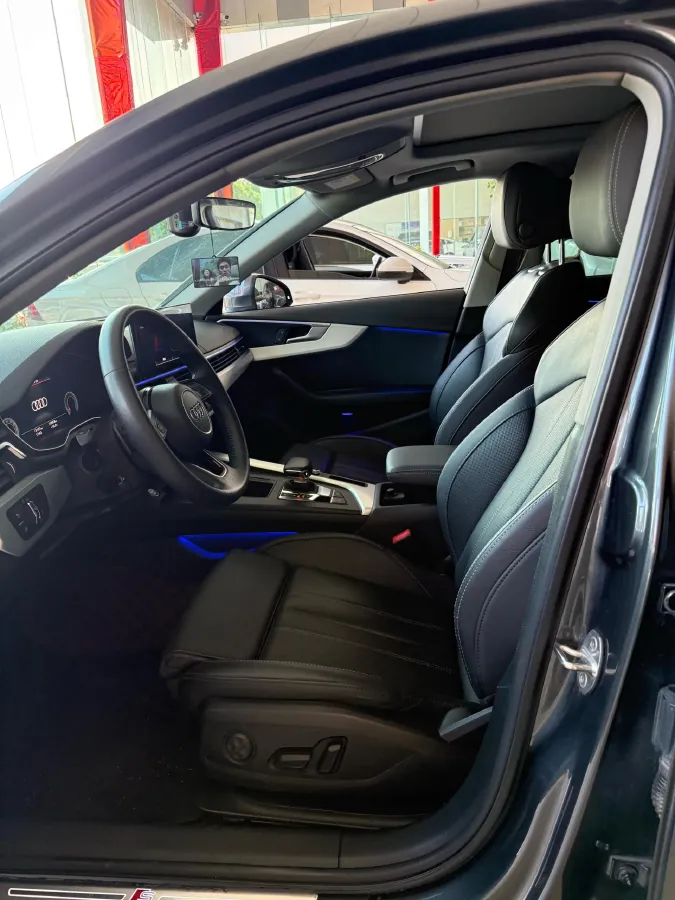 2020 Audi A4L 2.0T 190HP L4 7DCT,autocango,china used car exporter,china ev exporter,chinese used car exporter,chinese used ev exporter