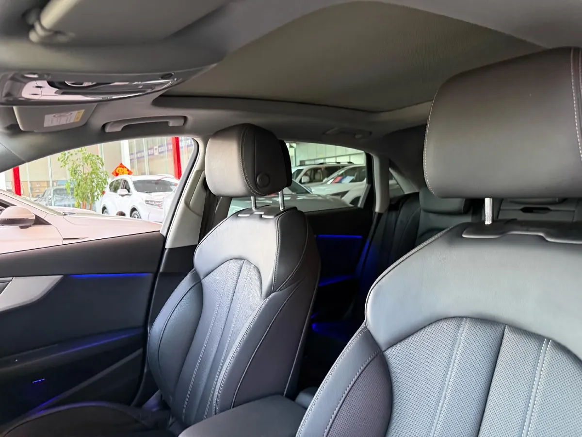 2020 Audi A4L 2.0T 190HP L4 7DCT,autocango,china used car exporter,china ev exporter,chinese used car exporter,chinese used ev exporter