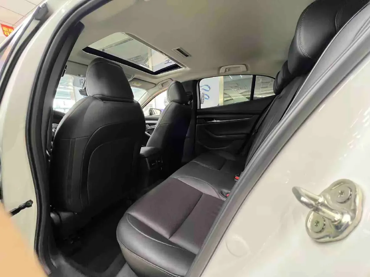 2021 Mazda 3 Axela 1.5L 117HP L4 6AT,autocango,china used car exporter,china ev exporter,chinese used car exporter,chinese used ev exporter