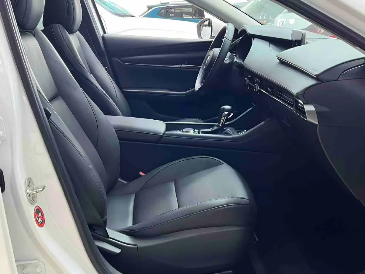 2021 Mazda 3 Axela 1.5L 117HP L4 6AT,autocango,china used car exporter,china ev exporter,chinese used car exporter,chinese used ev exporter