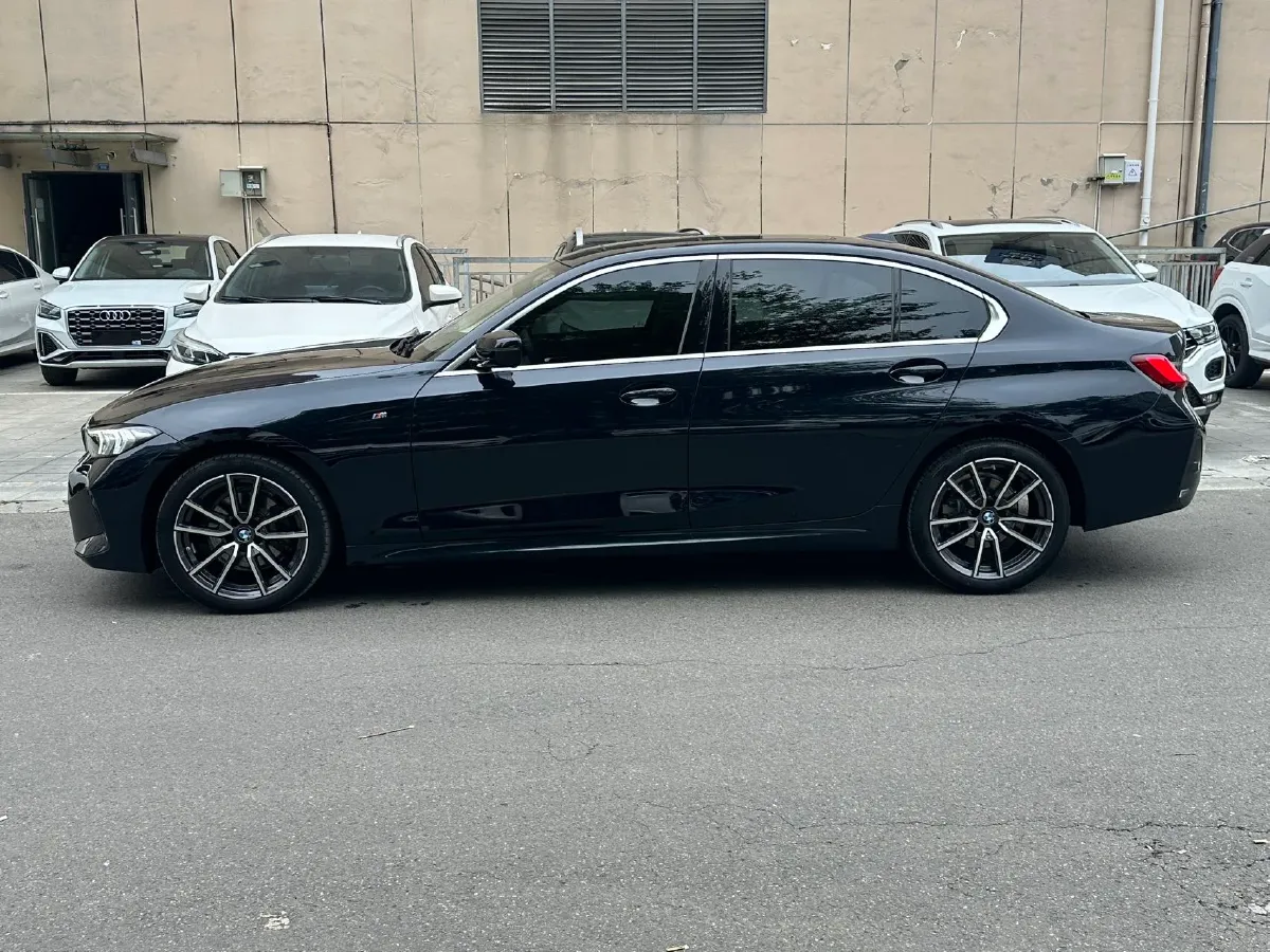2023 BMW 3 Series 2.0T 156HP L4 8AT,autocango,china used car exporter,china ev exporter,chinese used car exporter,chinese used ev exporter