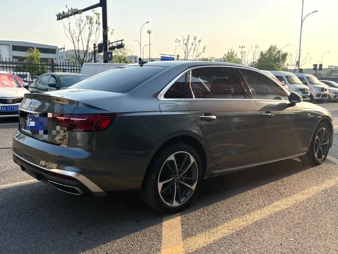 2023 Audi A4L 2.0T 190HP L4 7DCT,autocango,china used car exporter,china ev exporter,chinese used car exporter,chinese used ev exporter