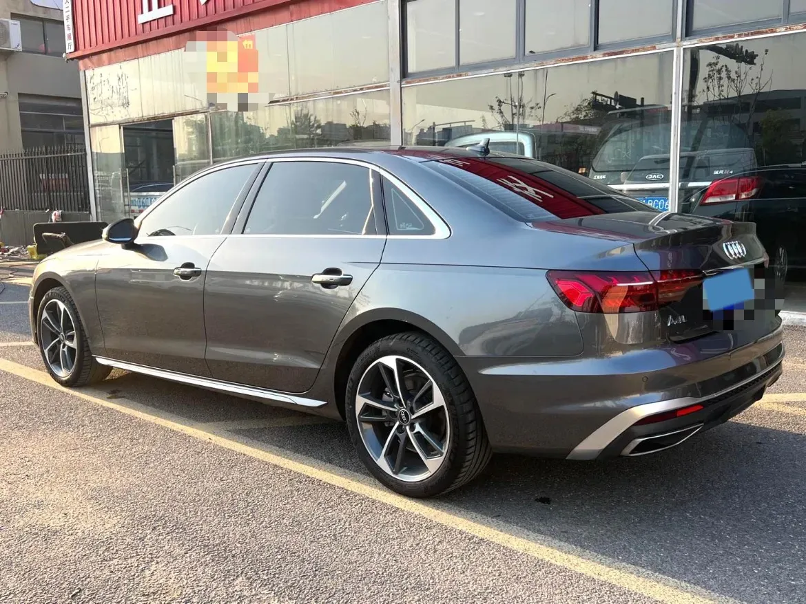 2023 Audi A4L 2.0T 190HP L4 7DCT,autocango,china used car exporter,china ev exporter,chinese used car exporter,chinese used ev exporter