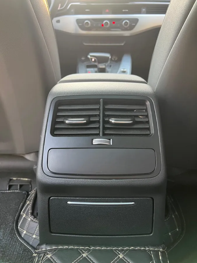 2023 Audi A4L 2.0T 190HP L4 7DCT,autocango,china used car exporter,china ev exporter,chinese used car exporter,chinese used ev exporter