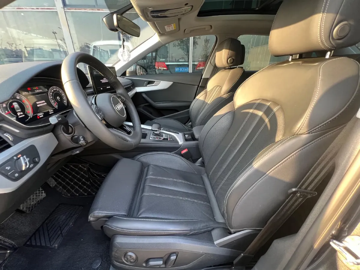 2023 Audi A4L 2.0T 190HP L4 7DCT,autocango,china used car exporter,china ev exporter,chinese used car exporter,chinese used ev exporter