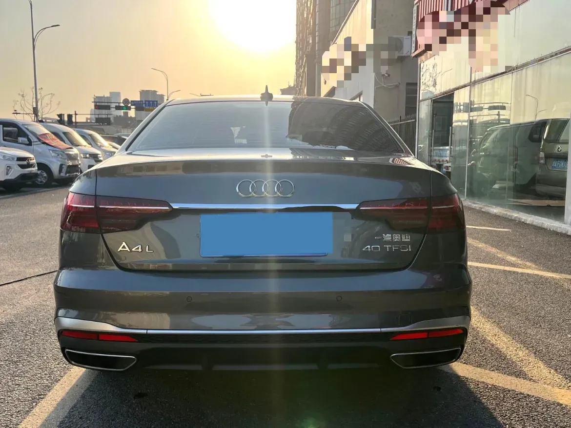 2023 Audi A4L 2.0T 190HP L4 7DCT,autocango,china used car exporter,china ev exporter,chinese used car exporter,chinese used ev exporter