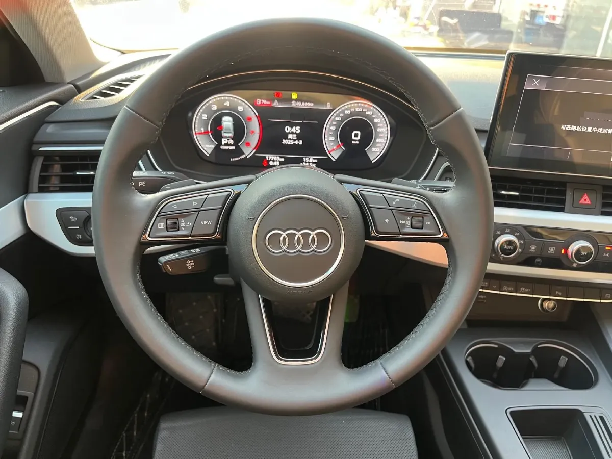 2023 Audi A4L 2.0T 190HP L4 7DCT,autocango,china used car exporter,china ev exporter,chinese used car exporter,chinese used ev exporter