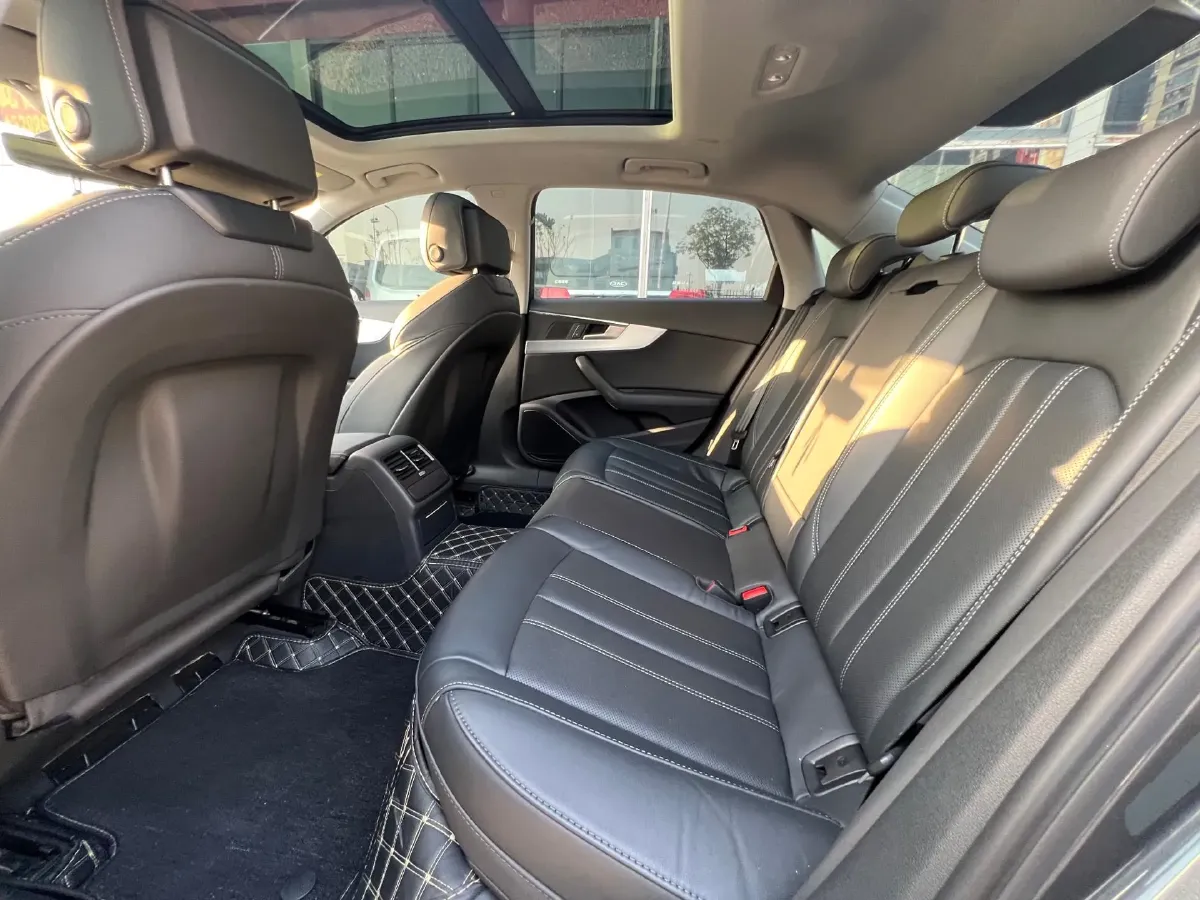 2023 Audi A4L 2.0T 190HP L4 7DCT,autocango,china used car exporter,china ev exporter,chinese used car exporter,chinese used ev exporter