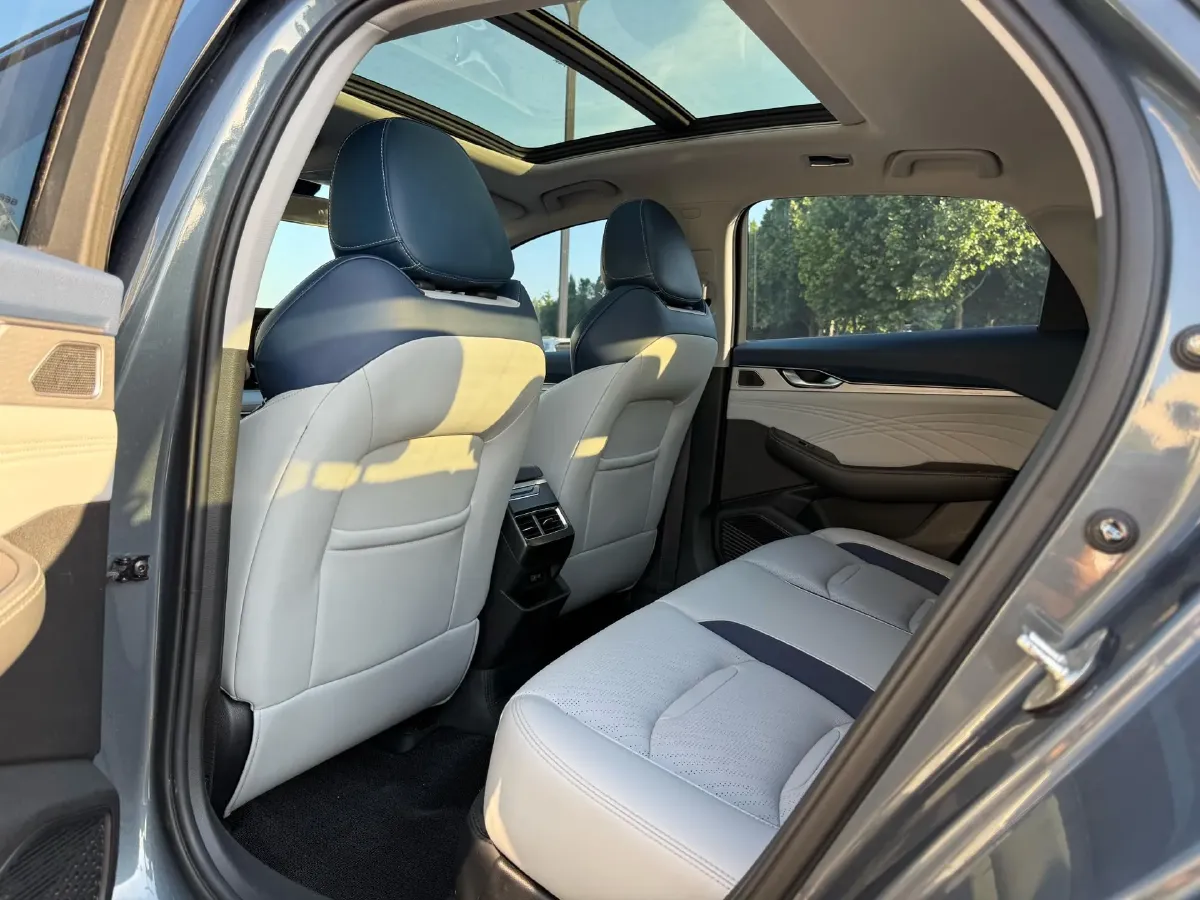 2021 Geely Preface 2.0T 190HP L4 7DCT,autocango,china used car exporter,china ev exporter,chinese used car exporter,chinese used ev exporter