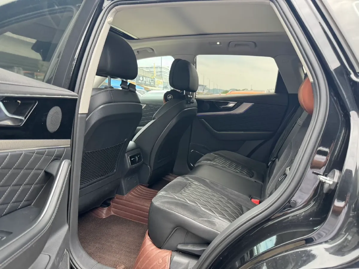 2019 HongQi HS5 2.0T 224HP L4 6AT,autocango,china used car exporter,china ev exporter,chinese used car exporter,chinese used ev exporter