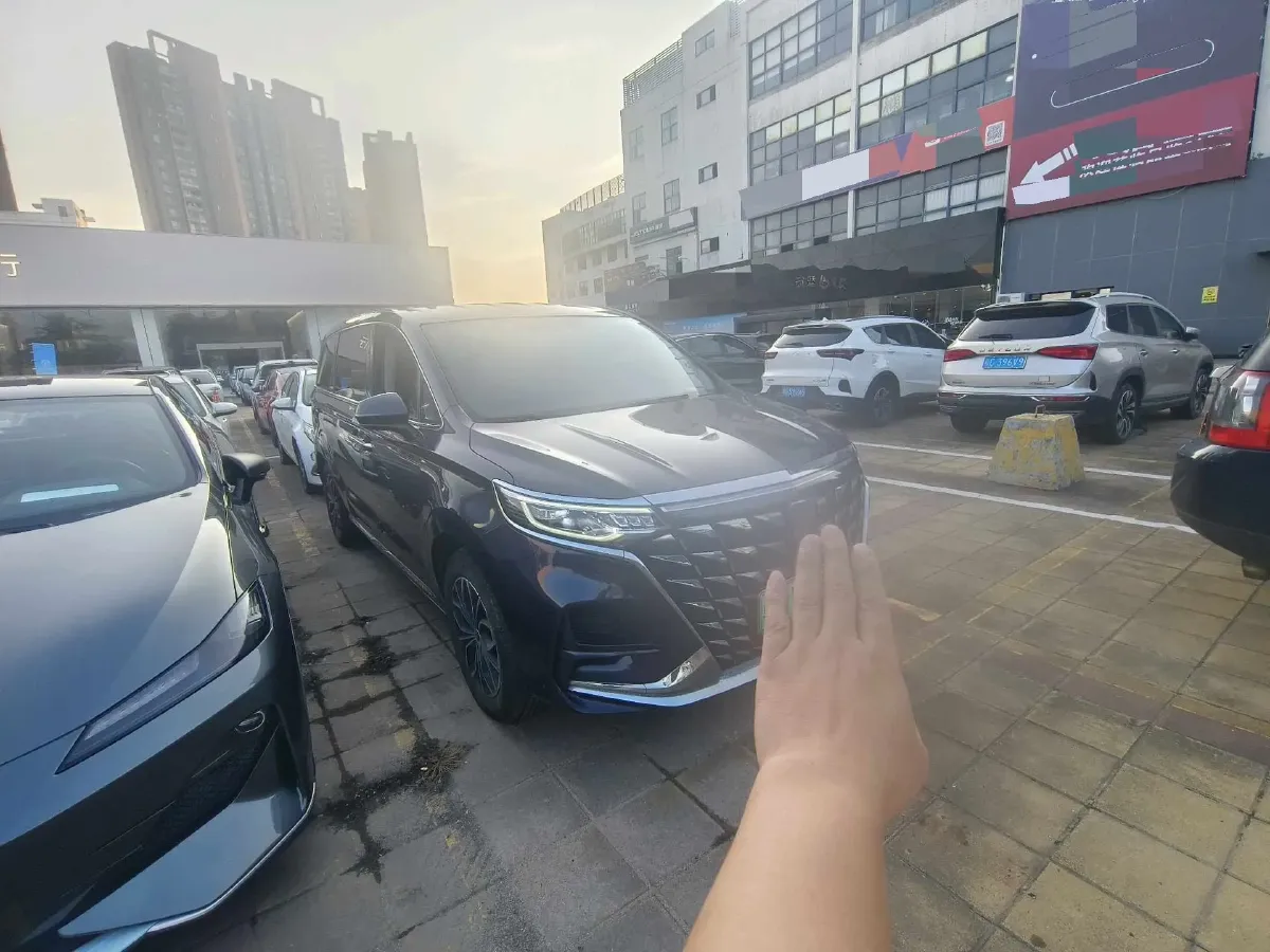 2022 Roewe iMAX8 BEV 90KWH,autocango,china used car exporter,china ev exporter,chinese used car exporter,chinese used ev exporter