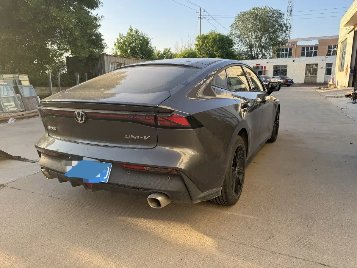 2024 ChangAn UNI-V 1.5T 188HP L4 7DCT,autocango,china used car exporter,china ev exporter,chinese used car exporter,chinese used ev exporter