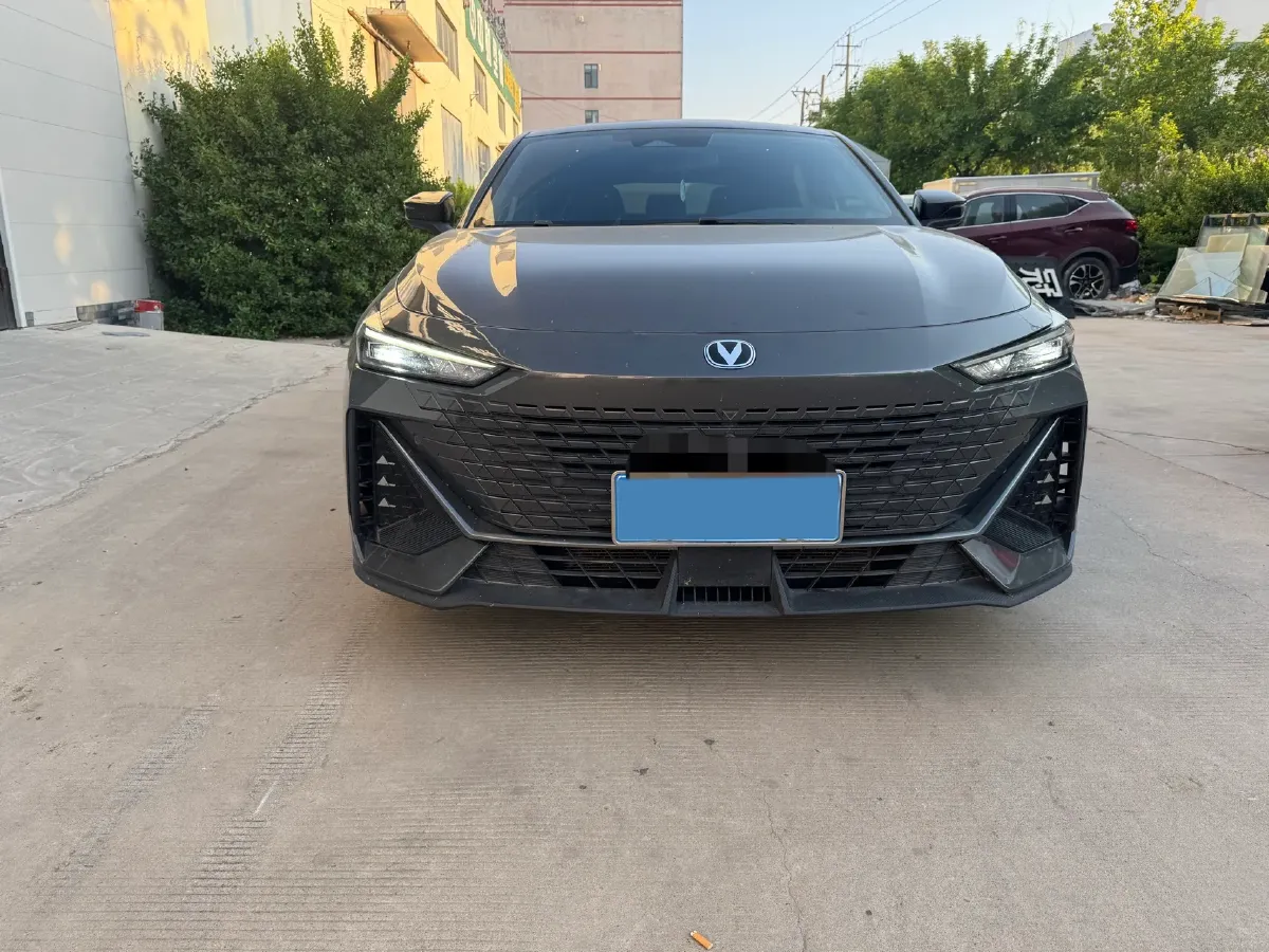 2024 ChangAn UNI-V 1.5T 188HP L4 7DCT,autocango,china used car exporter,china ev exporter,chinese used car exporter,chinese used ev exporter