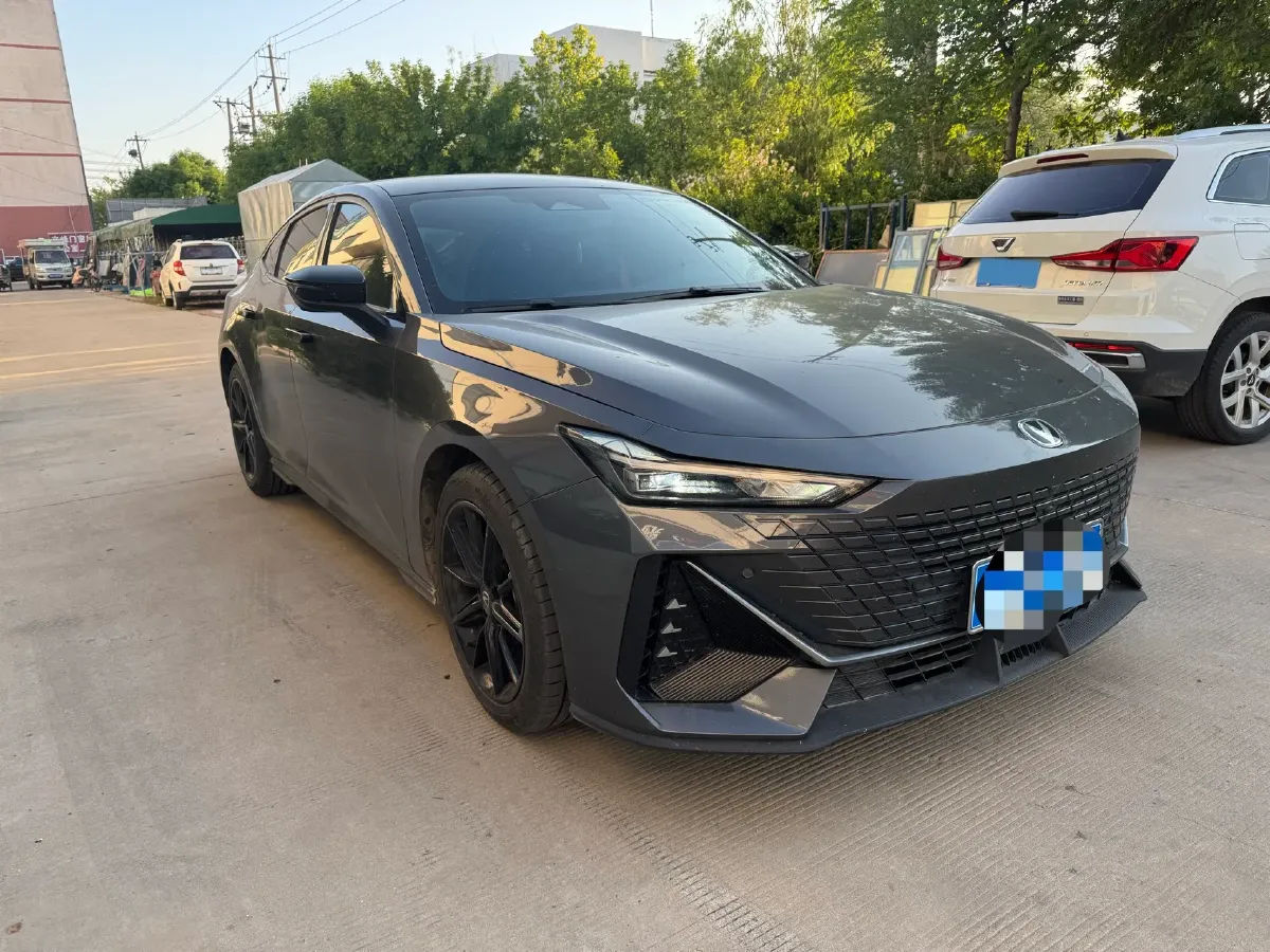 2024 ChangAn UNI-V 1.5T 188HP L4 7DCT,autocango,china used car exporter,china ev exporter,chinese used car exporter,chinese used ev exporter