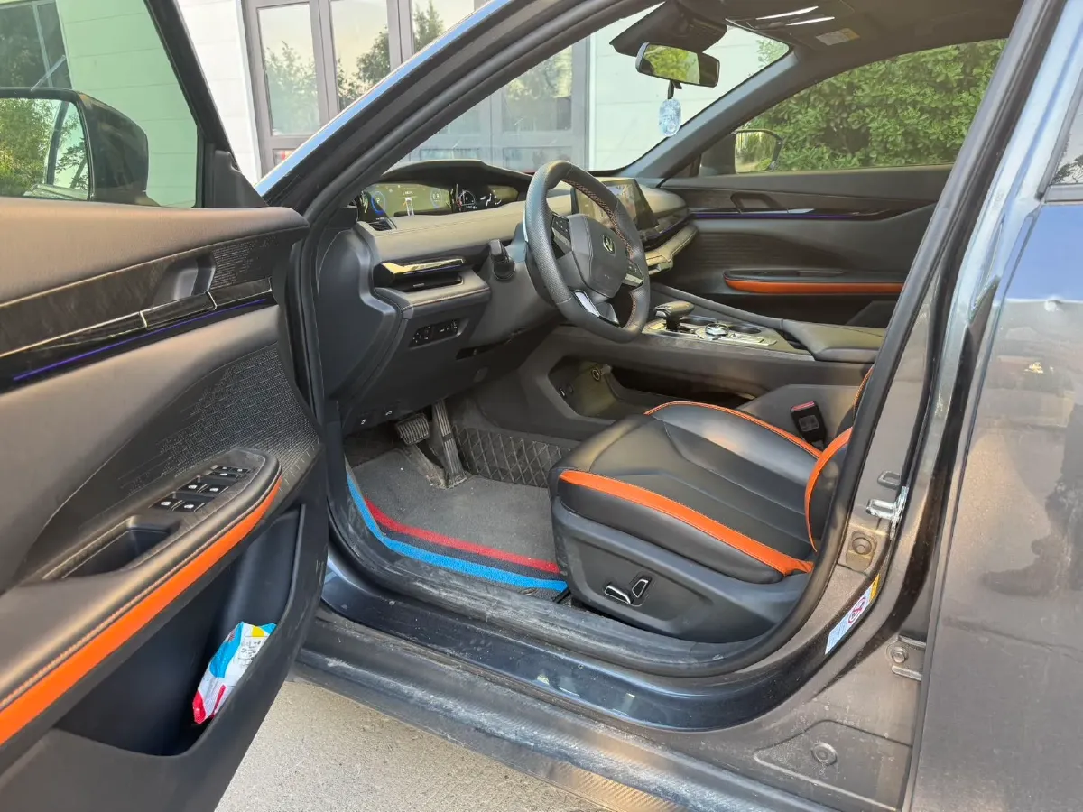 2024 ChangAn UNI-V 1.5T 188HP L4 7DCT,autocango,china used car exporter,china ev exporter,chinese used car exporter,chinese used ev exporter