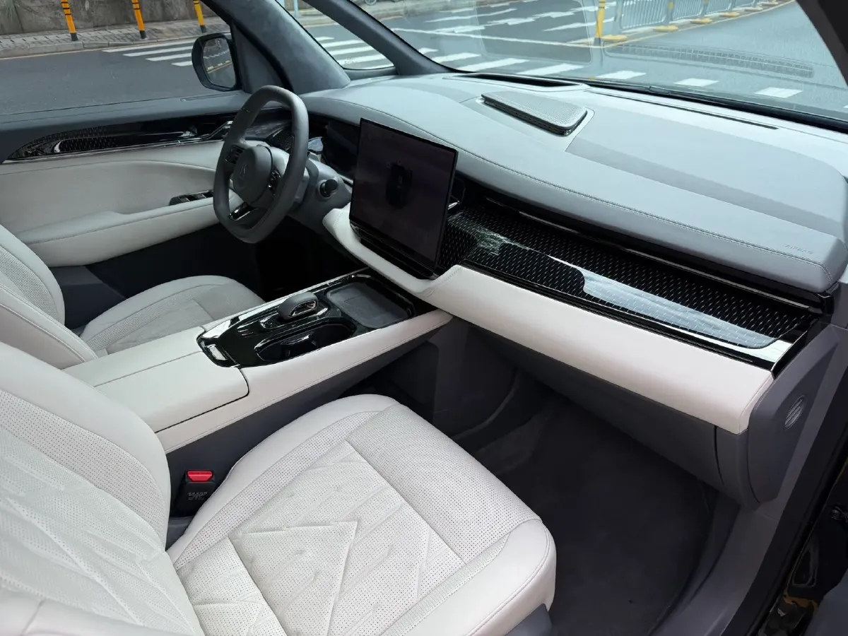 2024 Zeekr 009 BEV 108KWH,autocango,china used car exporter,china ev exporter,chinese used car exporter,chinese used ev exporter