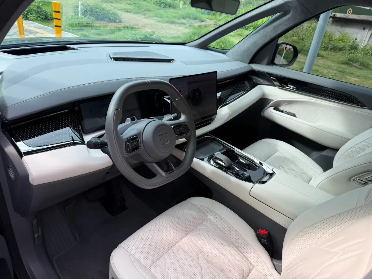 2024 Zeekr 009 BEV 108KWH,autocango,china used car exporter,china ev exporter,chinese used car exporter,chinese used ev exporter