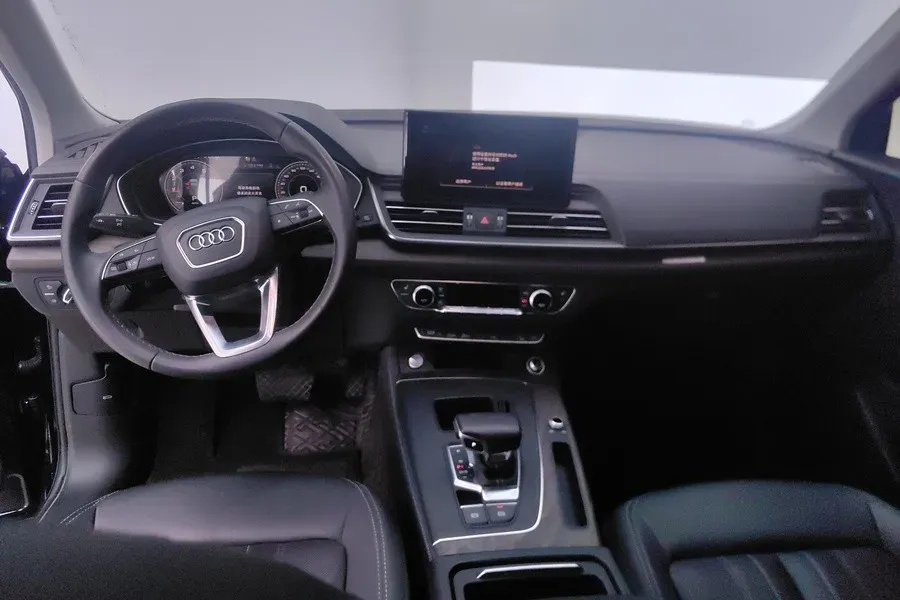 2023 Audi Q5L 2.0T 190HP L4 7DCT,autocango,china used car exporter,china ev exporter,chinese used car exporter,chinese used ev exporter