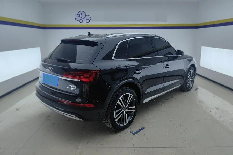 2023 Audi Q5L 2.0T 190HP L4 7DCT,autocango,china used car exporter,china ev exporter,chinese used car exporter,chinese used ev exporter