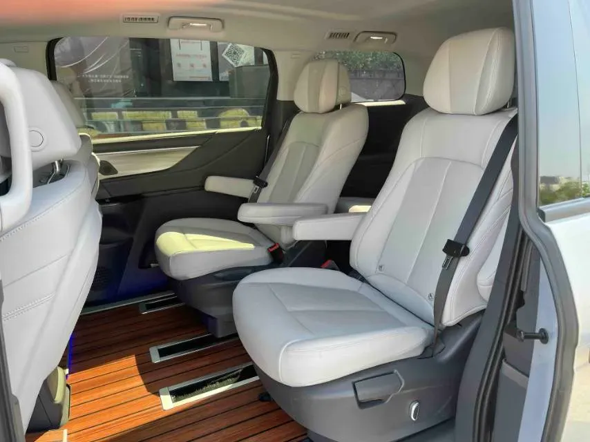 2025 Buick GL8 2.0T 237HP L4 9AT,autocango,china used car exporter,china ev exporter,chinese used car exporter,chinese used ev exporter