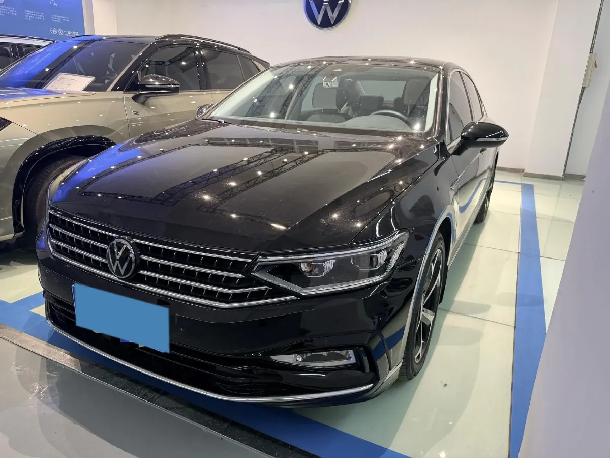 2023 Volkswagen Magotan 2.0T 186HP L4 7DCT,autocango,china used car exporter,china ev exporter,chinese used car exporter,chinese used ev exporter