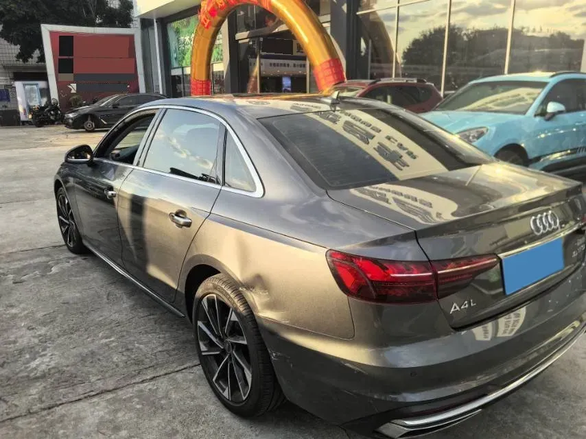 2020 Audi A4L 2.0T 190HP L4 7DCT,autocango,china used car exporter,china ev exporter,chinese used car exporter,chinese used ev exporter