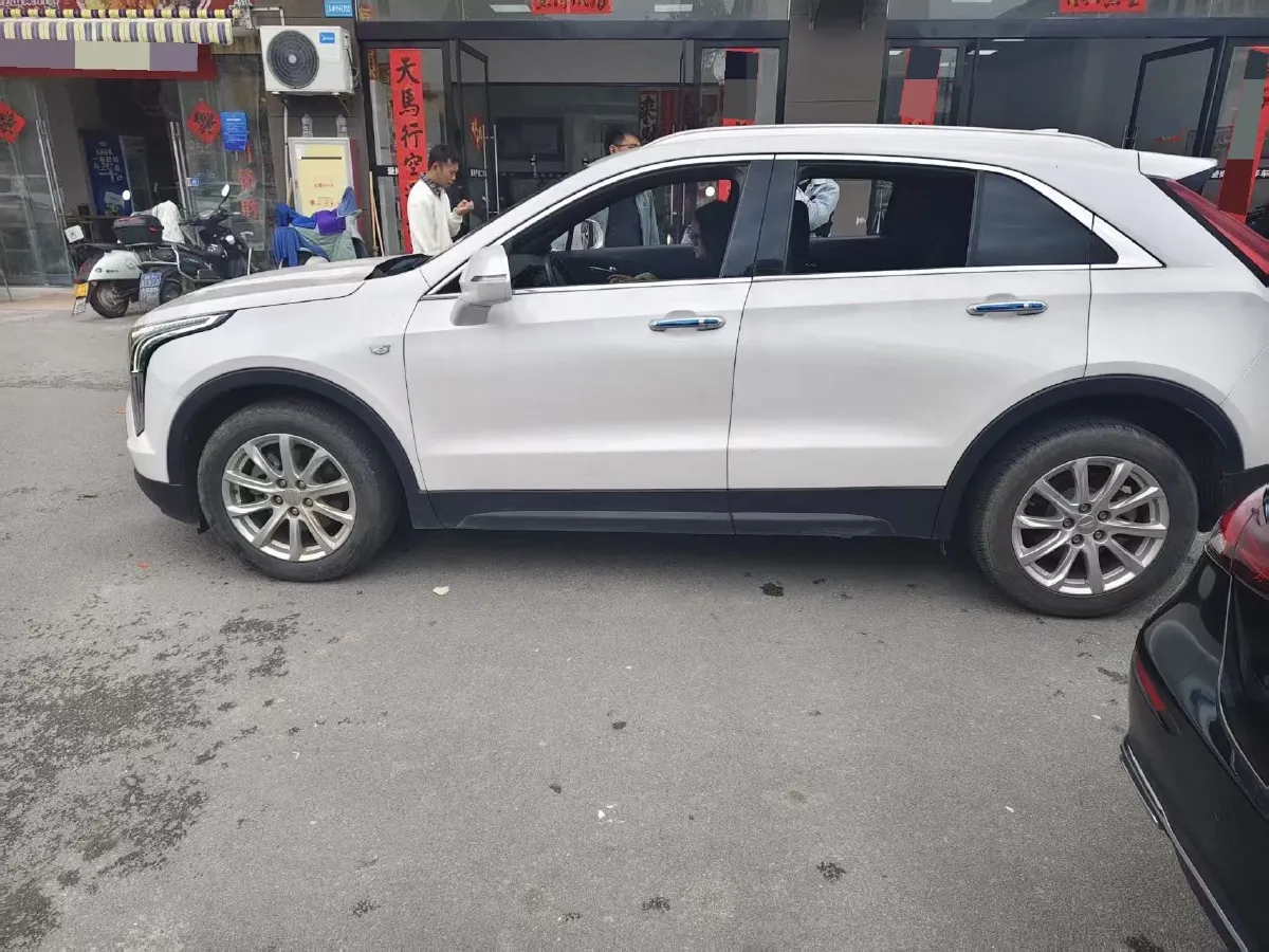 2021 Cadillac XT4 2.0T 237HP L4 9AT,autocango,china used car exporter,china ev exporter,chinese used car exporter,chinese used ev exporter