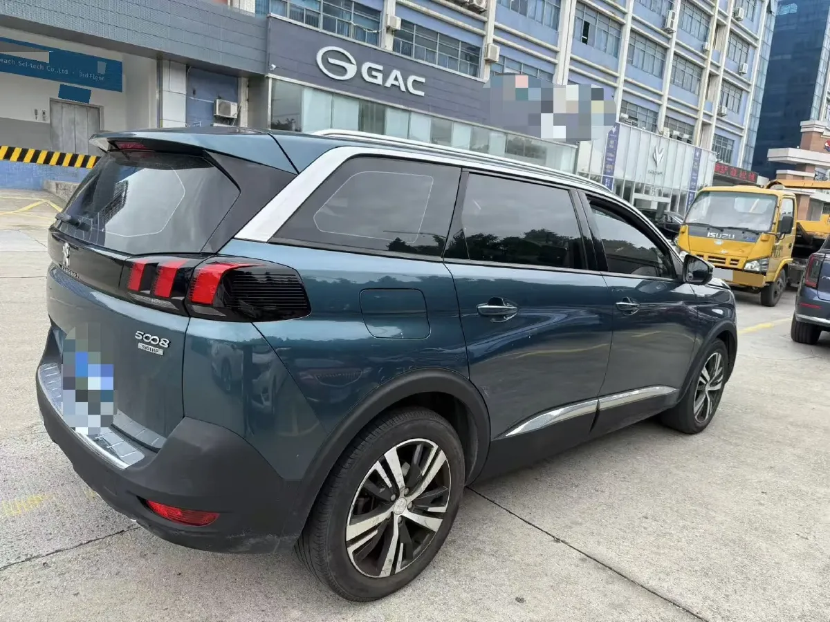 2017 Peugeot 5008 1.8T 204HP L4 6AT,autocango,china used car exporter,china ev exporter,chinese used car exporter,chinese used ev exporter