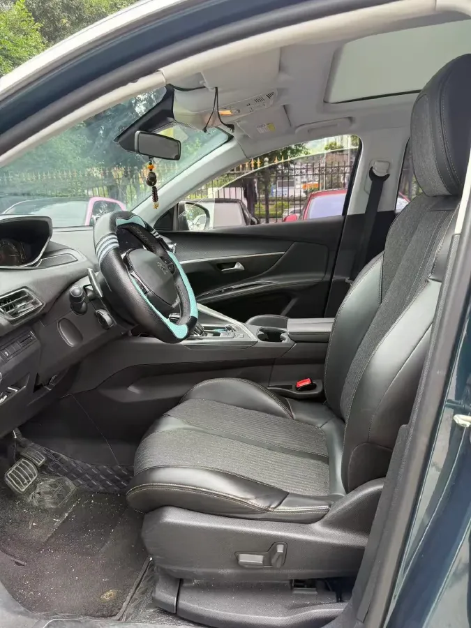 2017 Peugeot 5008 1.8T 204HP L4 6AT,autocango,china used car exporter,china ev exporter,chinese used car exporter,chinese used ev exporter