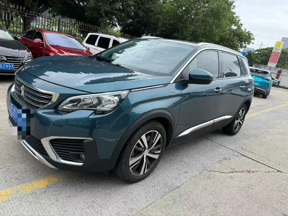 2017 Peugeot 5008 1.8T 204HP L4 6AT,autocango,china used car exporter,china ev exporter,chinese used car exporter,chinese used ev exporter